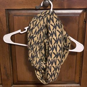 Michael Kors Brown/Black Infinity Scarf